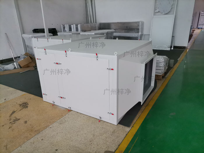 增壓新風(fēng)柜保證送入室內(nèi)的清新潔凈空氣，并可根據(jù)對(duì)新風(fēng)的特殊要求，配置高性能的初效過濾器或中效過濾器或高效過濾器。